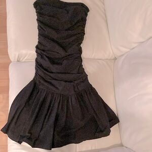 DARE TO WEAR THIS LITTLE BLACK DRESS THAT WILL TURN HEADS